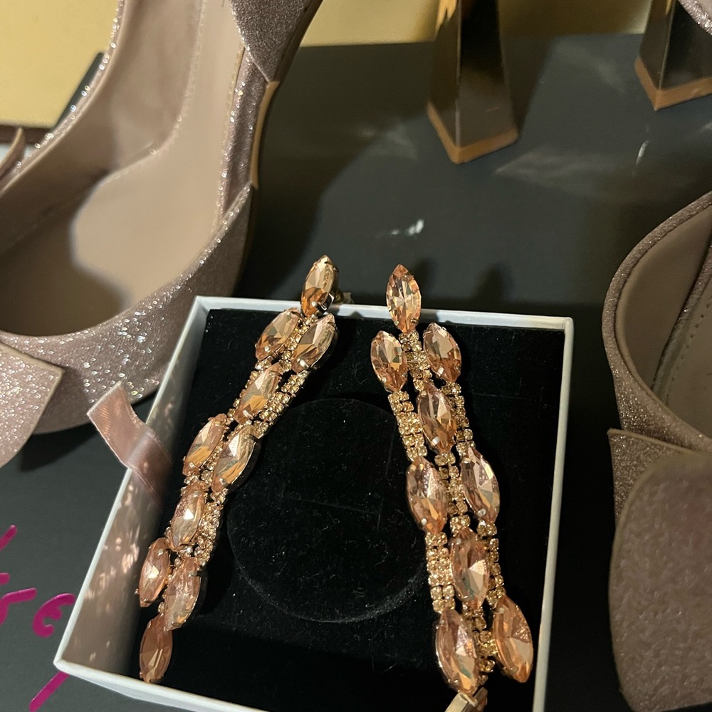 Elegant Champagne color, Crystal Drop Earrings